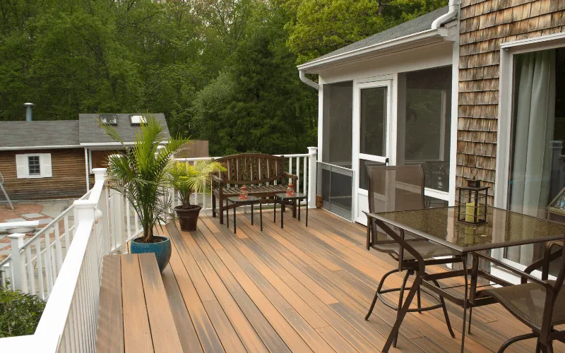 2nd floor-composite-deck-white-railings_result